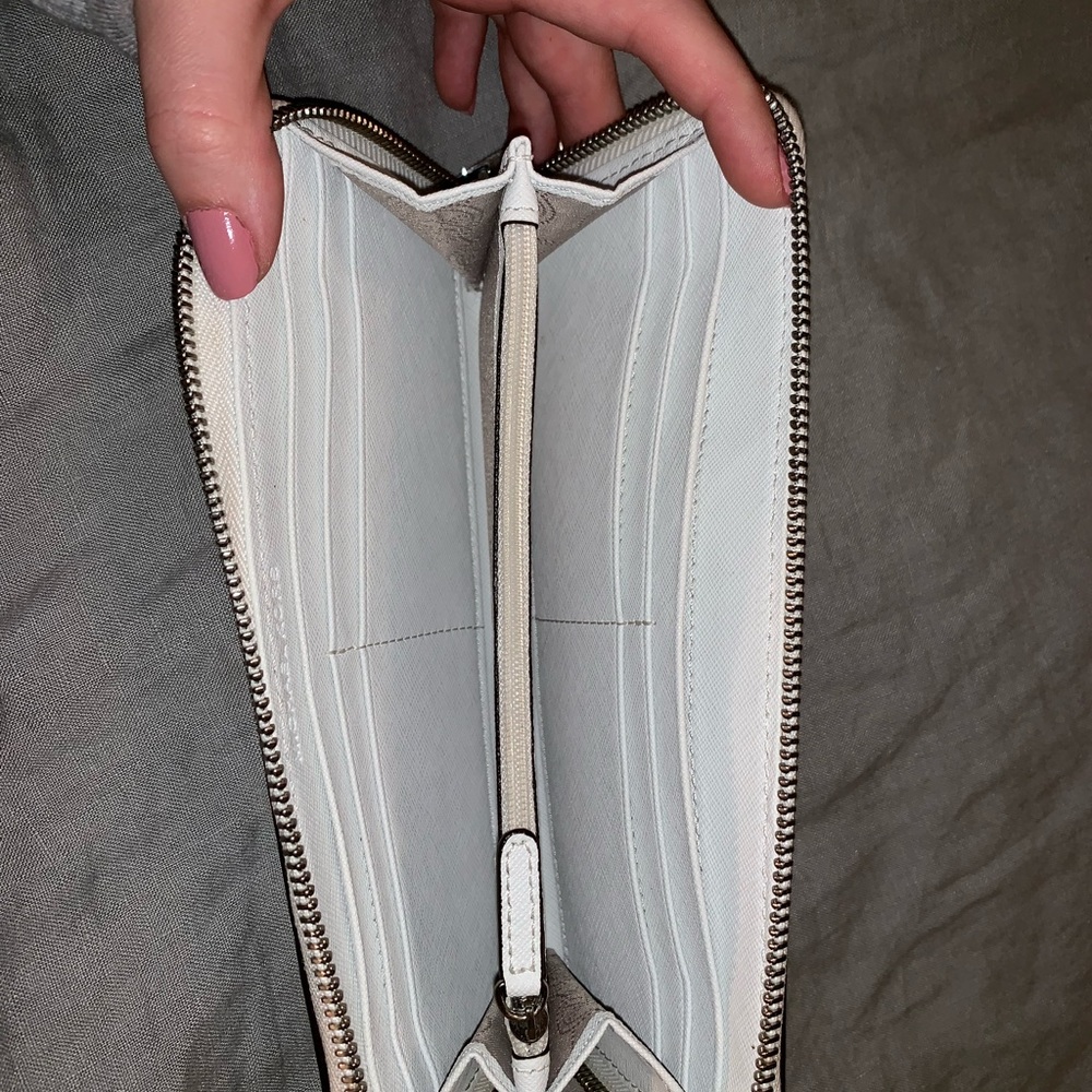 White Michael kors wallet